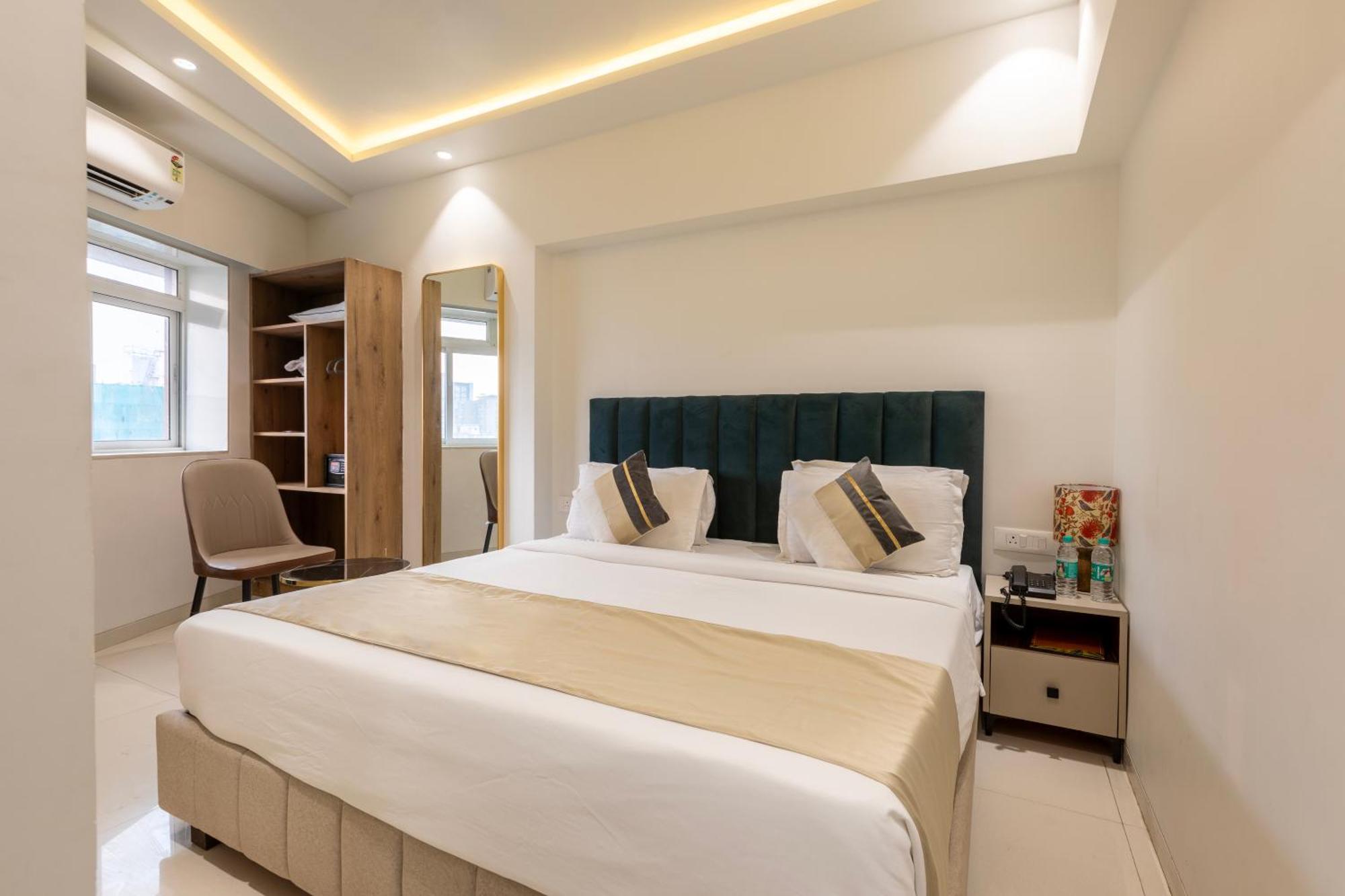 The Orion Premium Suites Bombay Eksteriør billede