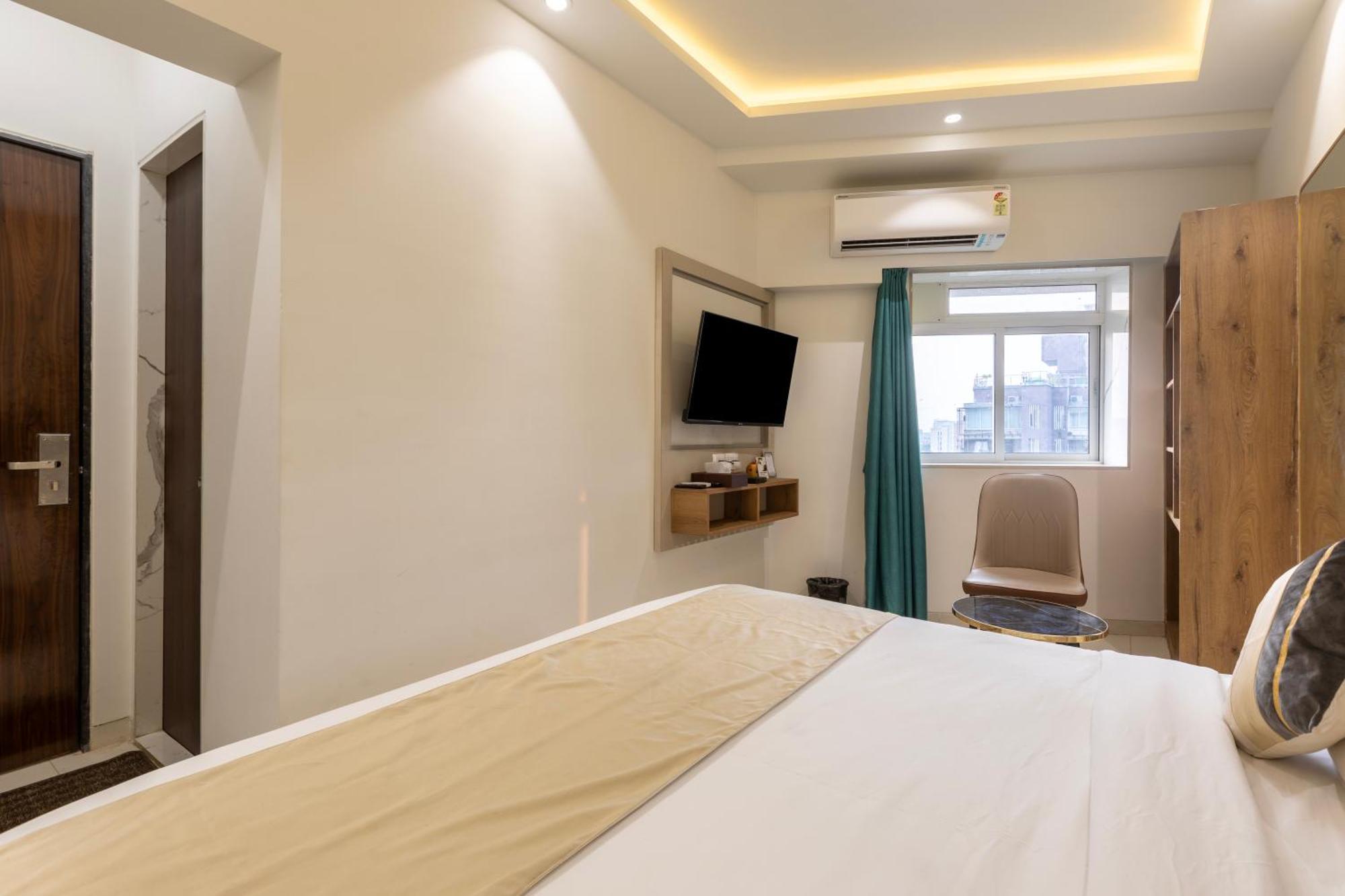 The Orion Premium Suites Bombay Eksteriør billede