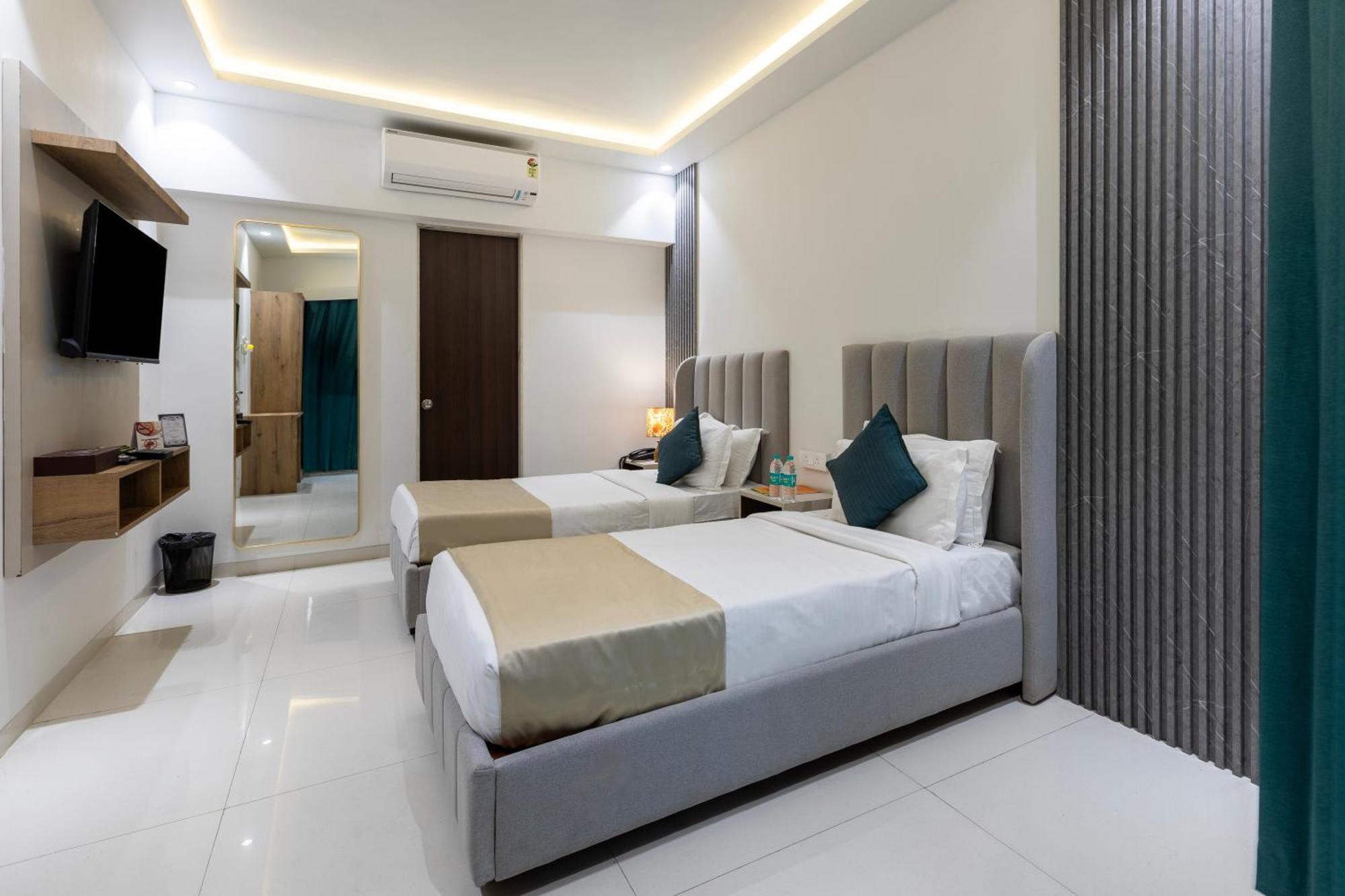 The Orion Premium Suites Bombay Eksteriør billede