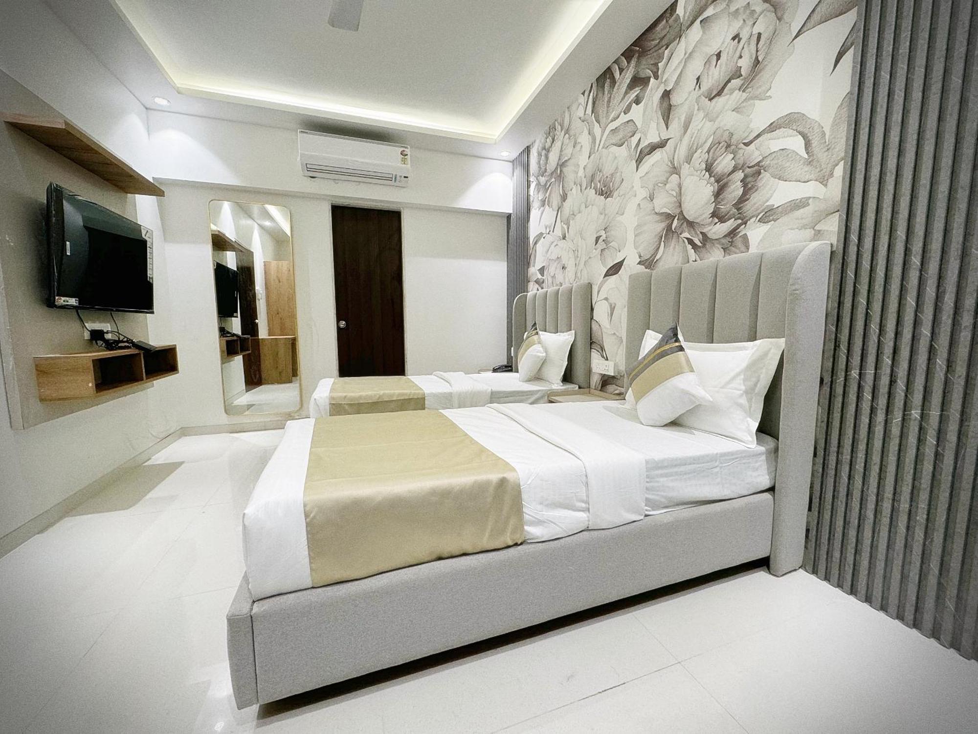 The Orion Premium Suites Bombay Eksteriør billede