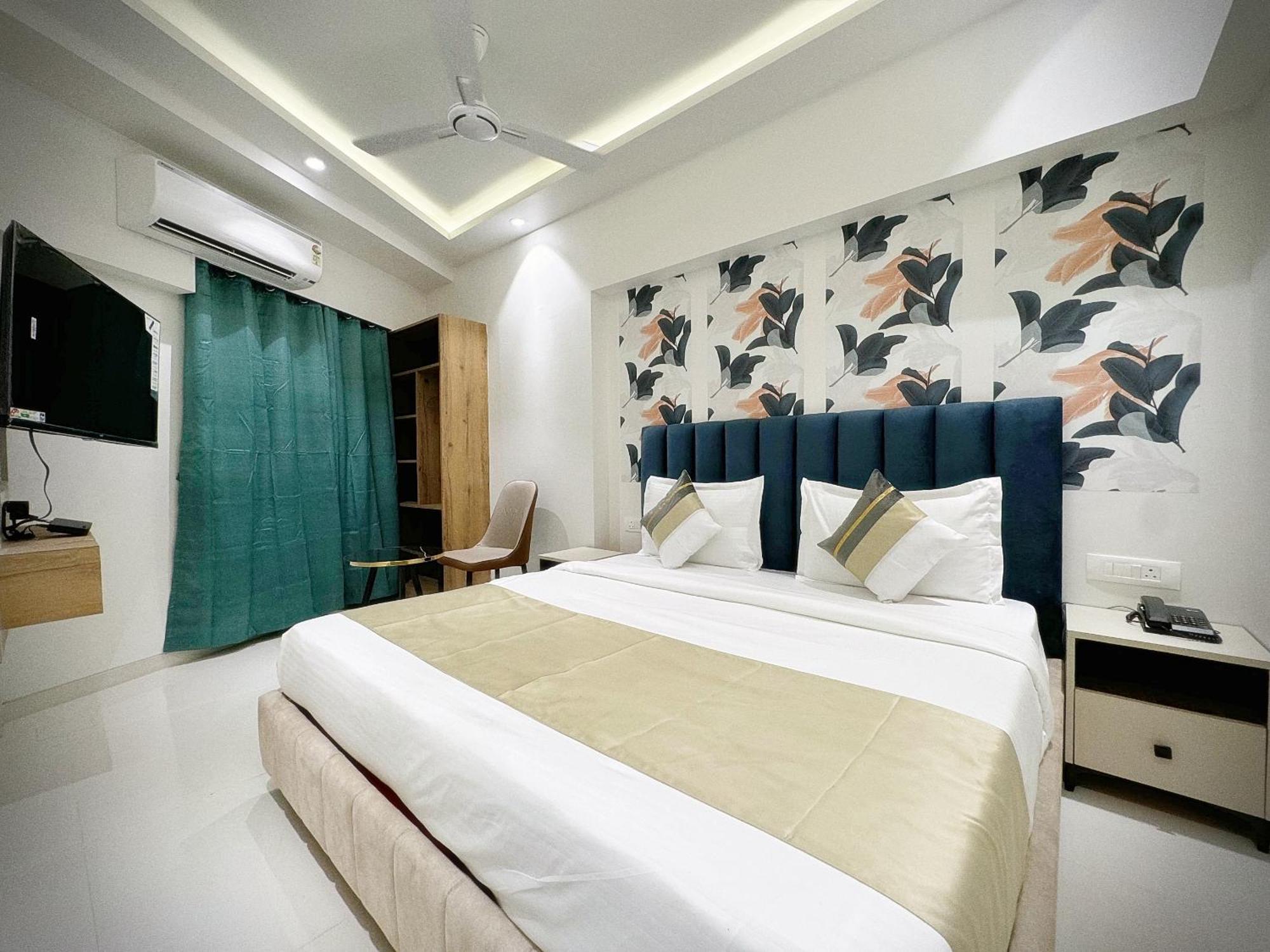 The Orion Premium Suites Bombay Eksteriør billede