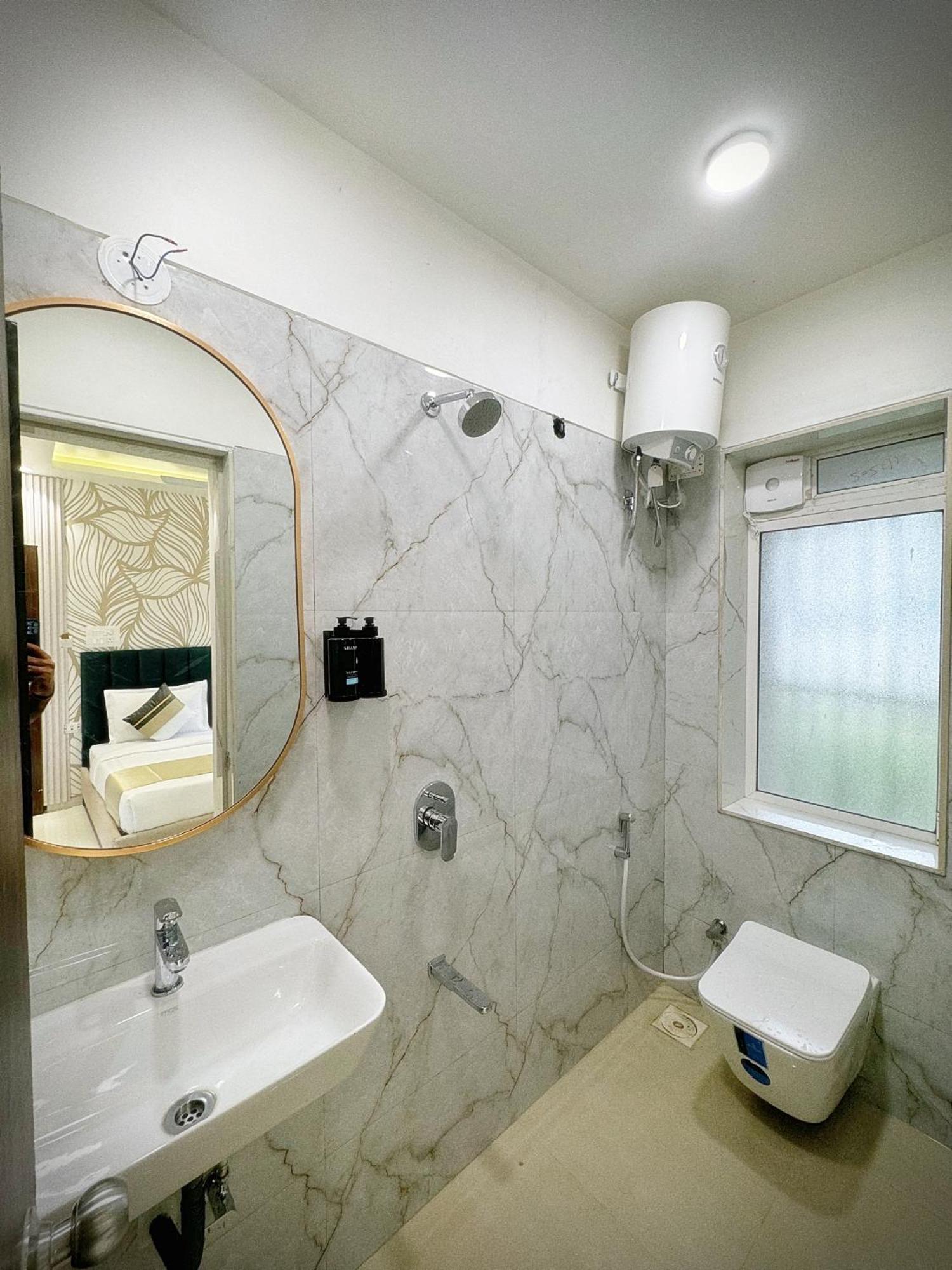 The Orion Premium Suites Bombay Eksteriør billede