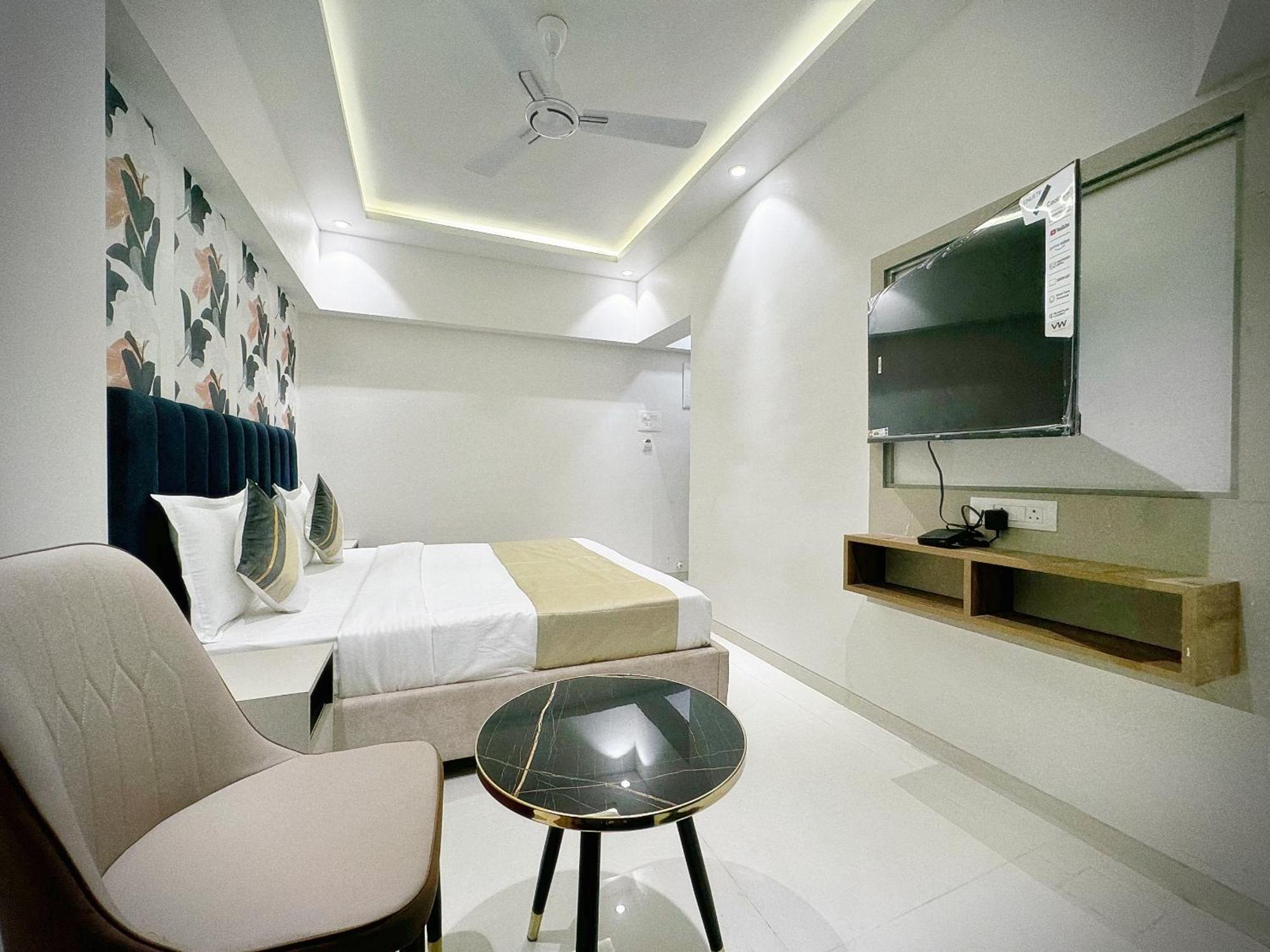 The Orion Premium Suites Bombay Eksteriør billede