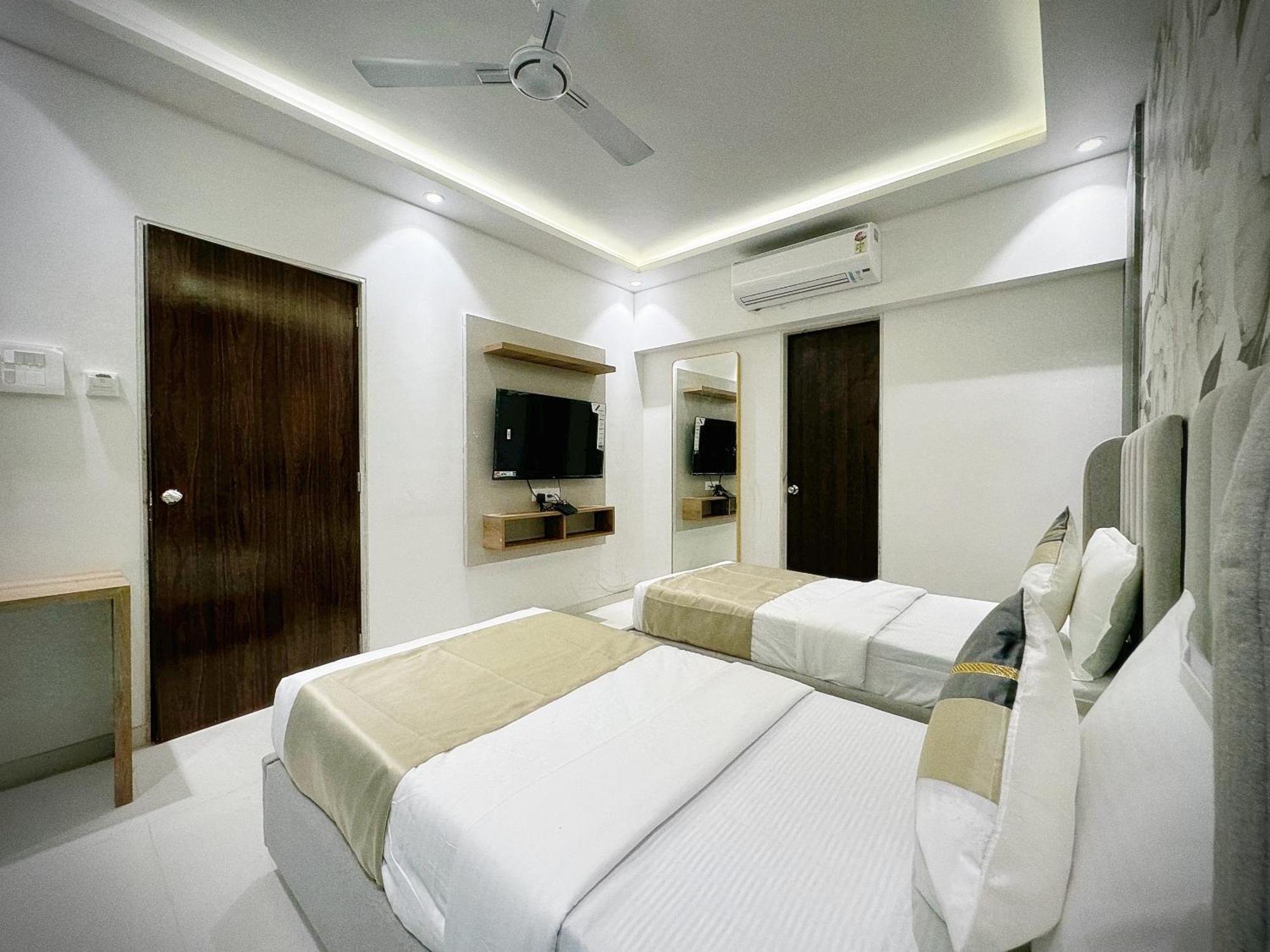 The Orion Premium Suites Bombay Eksteriør billede
